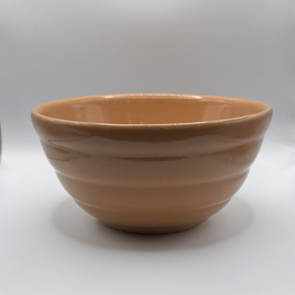Vintage 1940's Unmarked Bauer Beehive Bowl